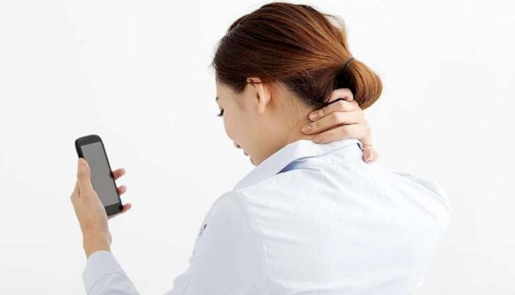 گوشی همراه عامل اصلی گردن درد