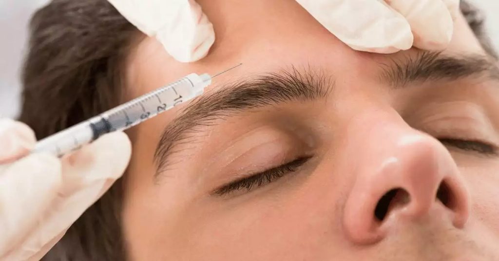تزریق بوتاکس نیاز به بستری شدن ندارد. درمان با بوتاکس به کاهش نیاز به داروهای میگرن کمک میکند.